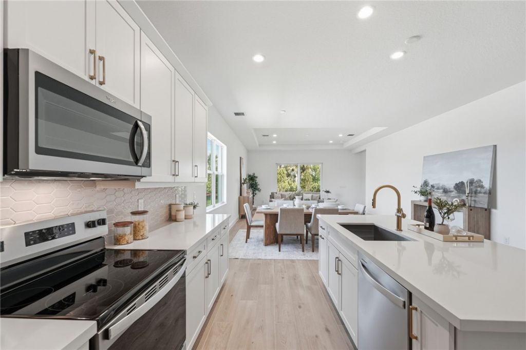 6783 68th Square, Vero Beach, FL 32967 Photo