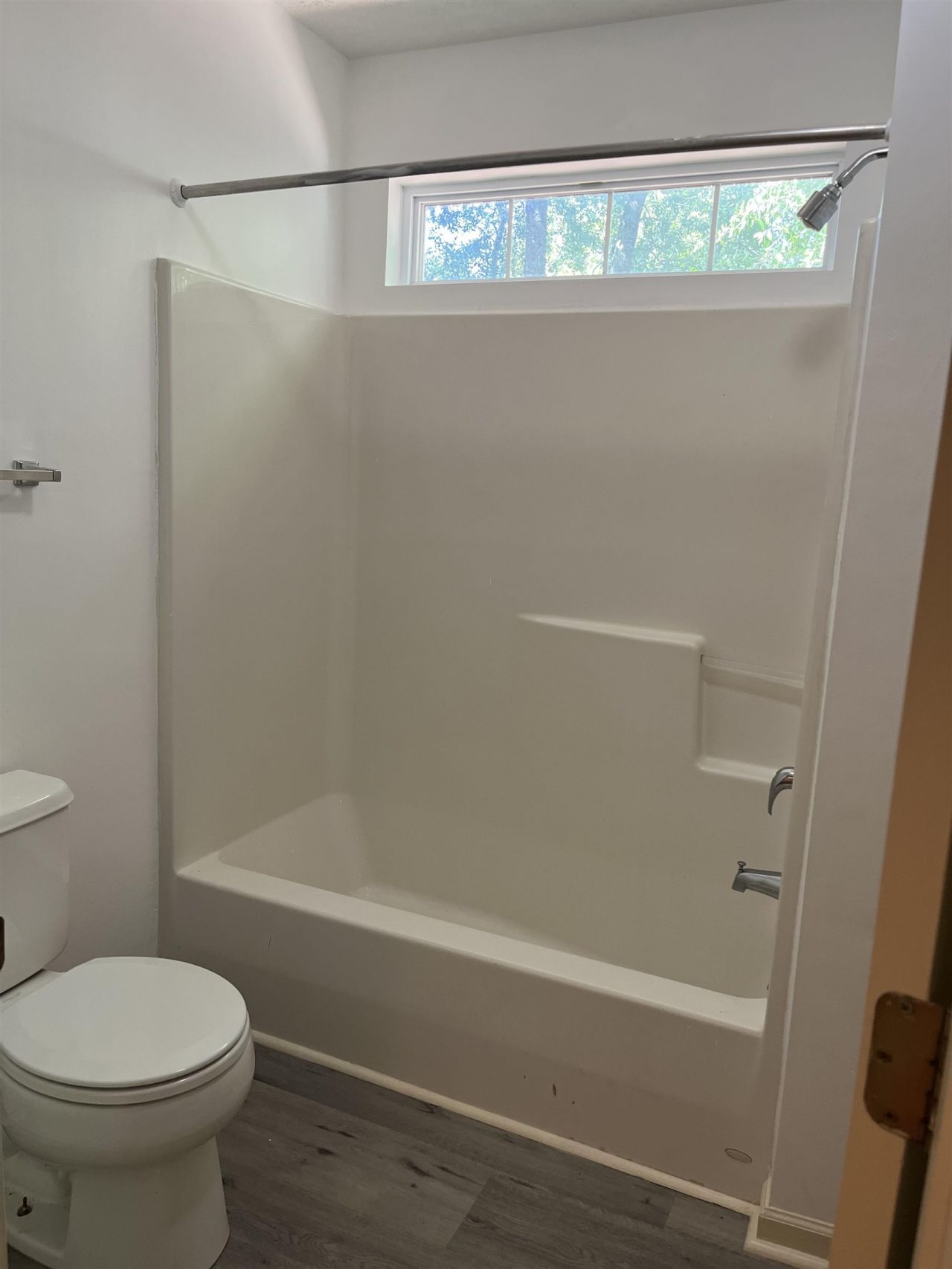 530 Bend Ave. Photo 13