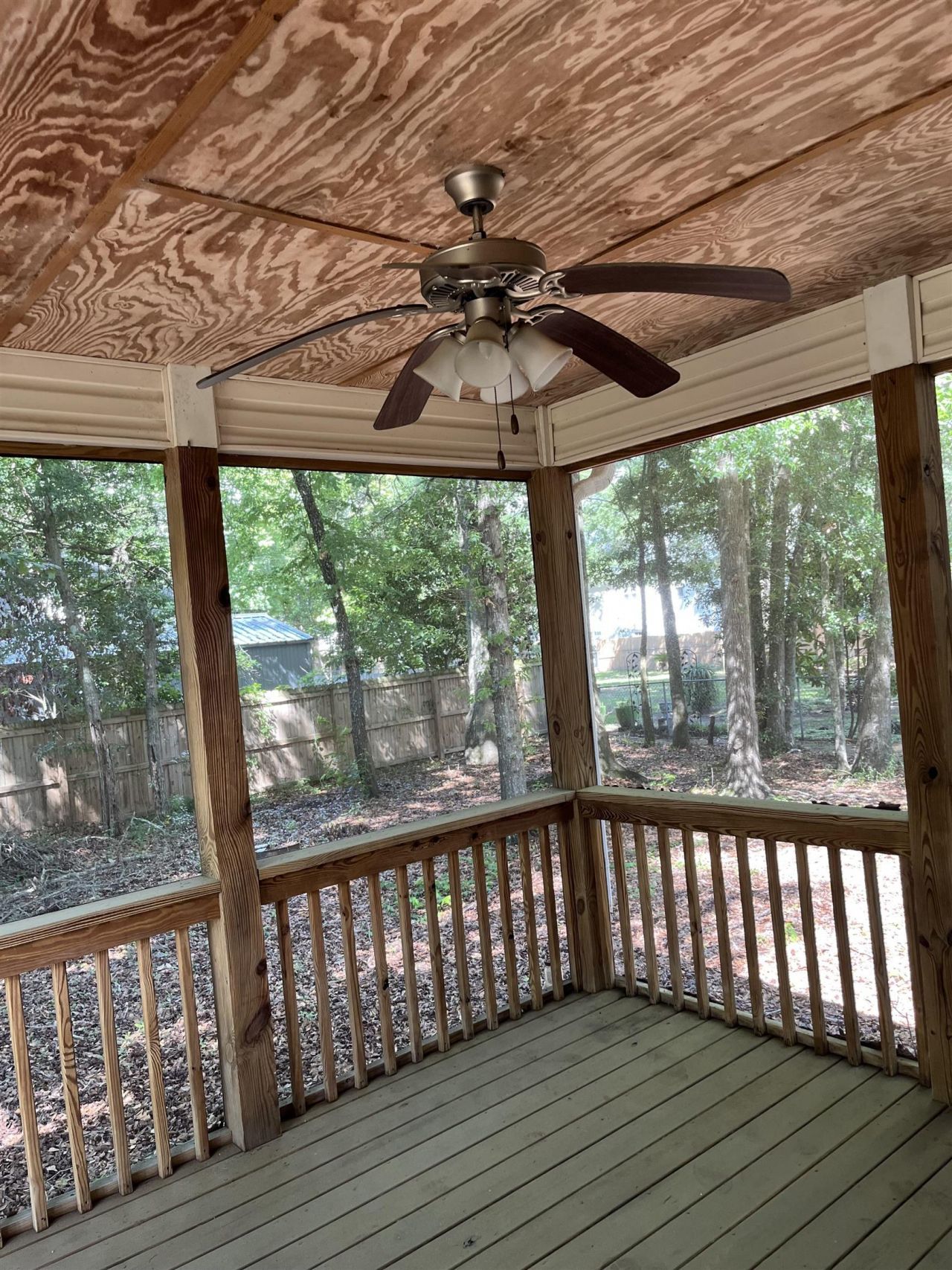 530 Bend Ave. Photo 8