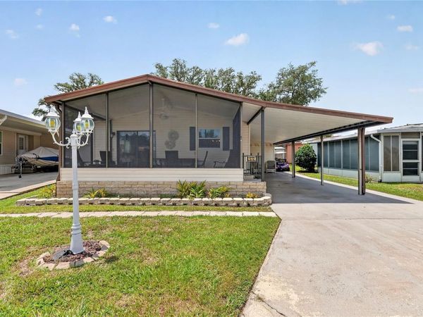 572 TAMMI DRIVE , LEESBURG, FL 34788