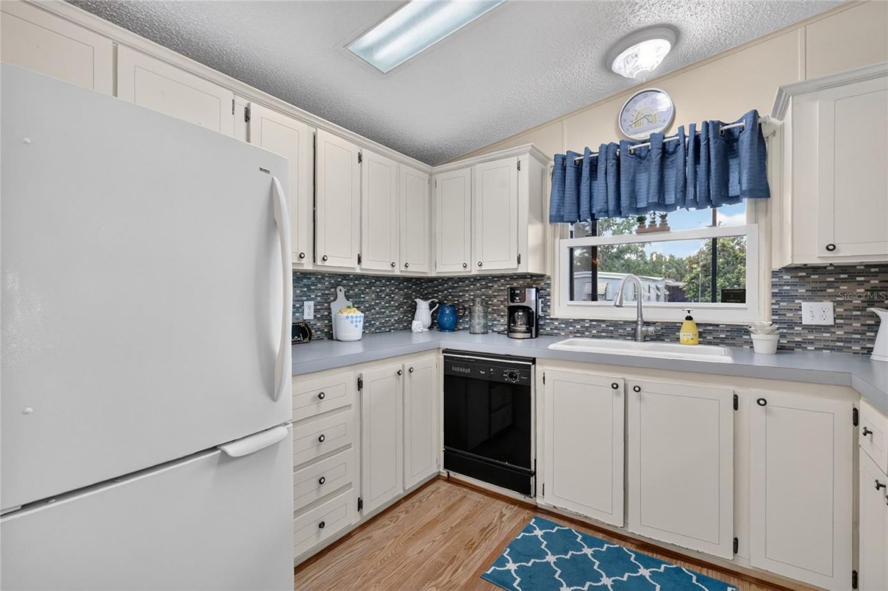 572 Tammi Drive , Leesburg, FL 34788 Photo