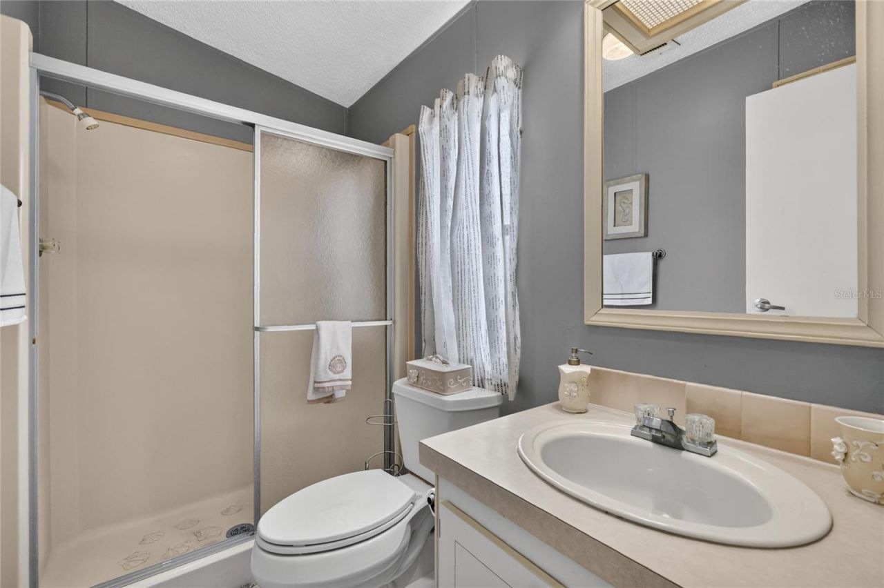 572 Tammi Drive , Leesburg, FL 34788 Photo