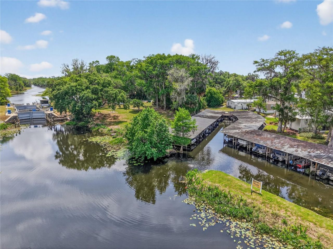 572 Tammi Drive , Leesburg, FL 34788 Photo