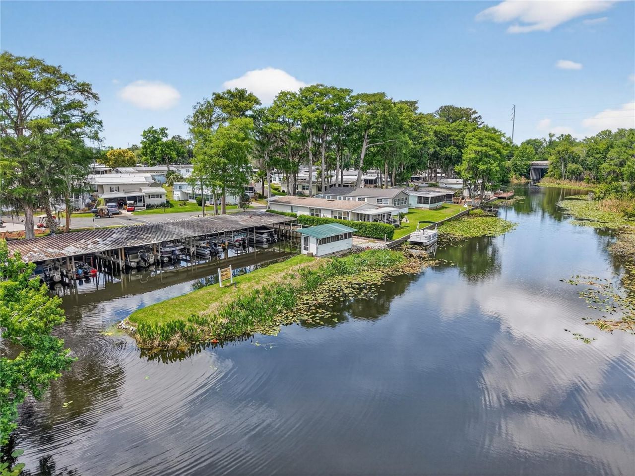 572 Tammi Drive , Leesburg, FL 34788 Photo
