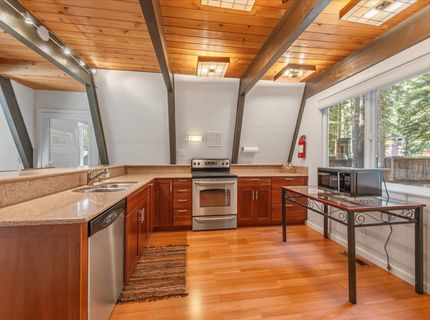 920 The Drive, Tahoe City, CA 96145 Photo
