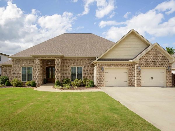 625 Whitetail Ln, Florence, AL 35630