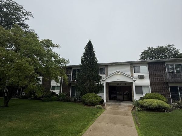 9581 Dee Road , Unit 202B, Des Plaines, IL 60016
