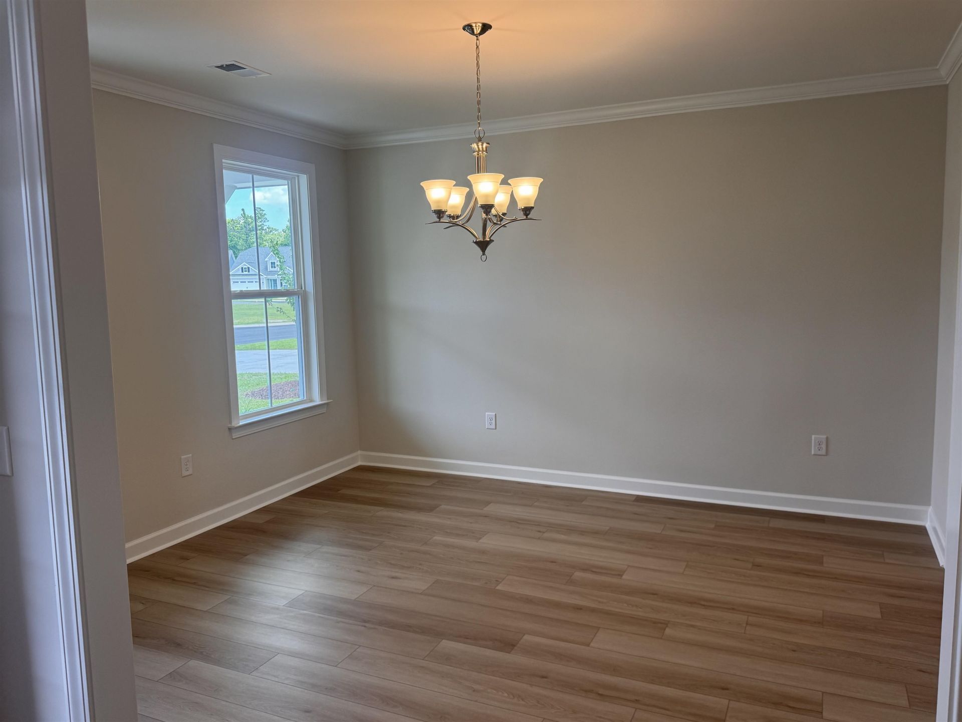 405 Starlit Way Photo 6