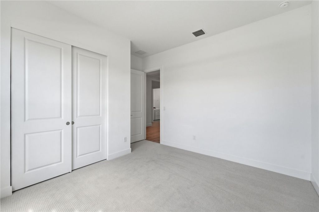 6883 68th Square, Vero Beach, FL 32967 Photo