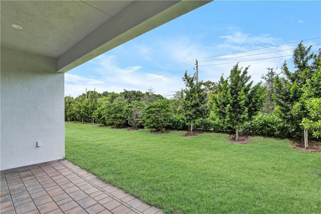 6883 68th Square, Vero Beach, FL 32967 Photo