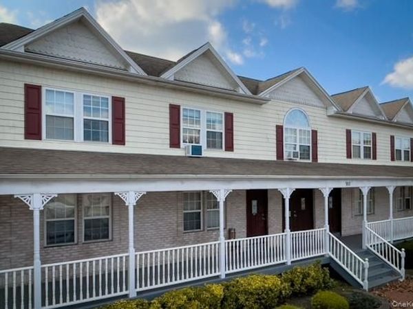 183 N Wellwood Avenue , Unit 8, Lindenhurst, NY 11757