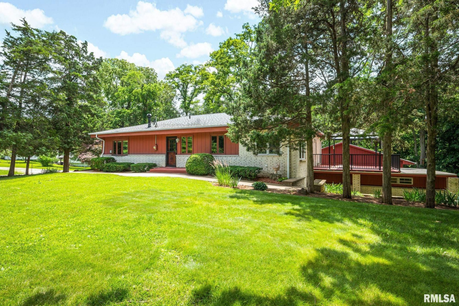 3558 W Queen Ann Court, Peoria, IL 61614 Main Photo