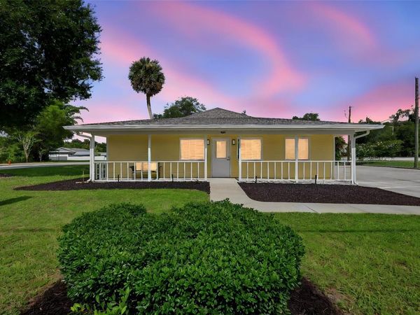 800 N STONE STREET , DELAND, FL 32720