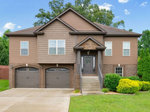 1284 Viewmont Dr , Clarksville, TN 37040