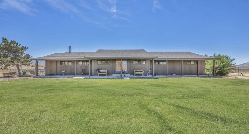 16500 Pyramid Way, Spanish Springs, NV 89510 Photo