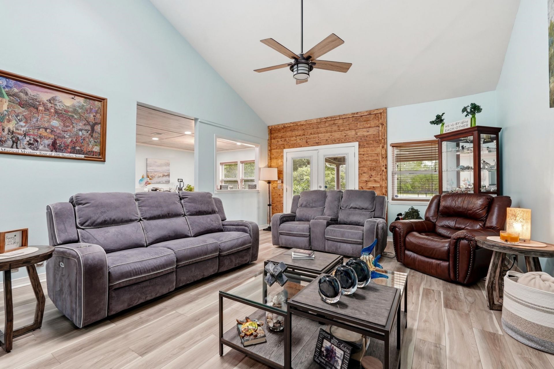 105 Saint Andrews Ct. Photo 10