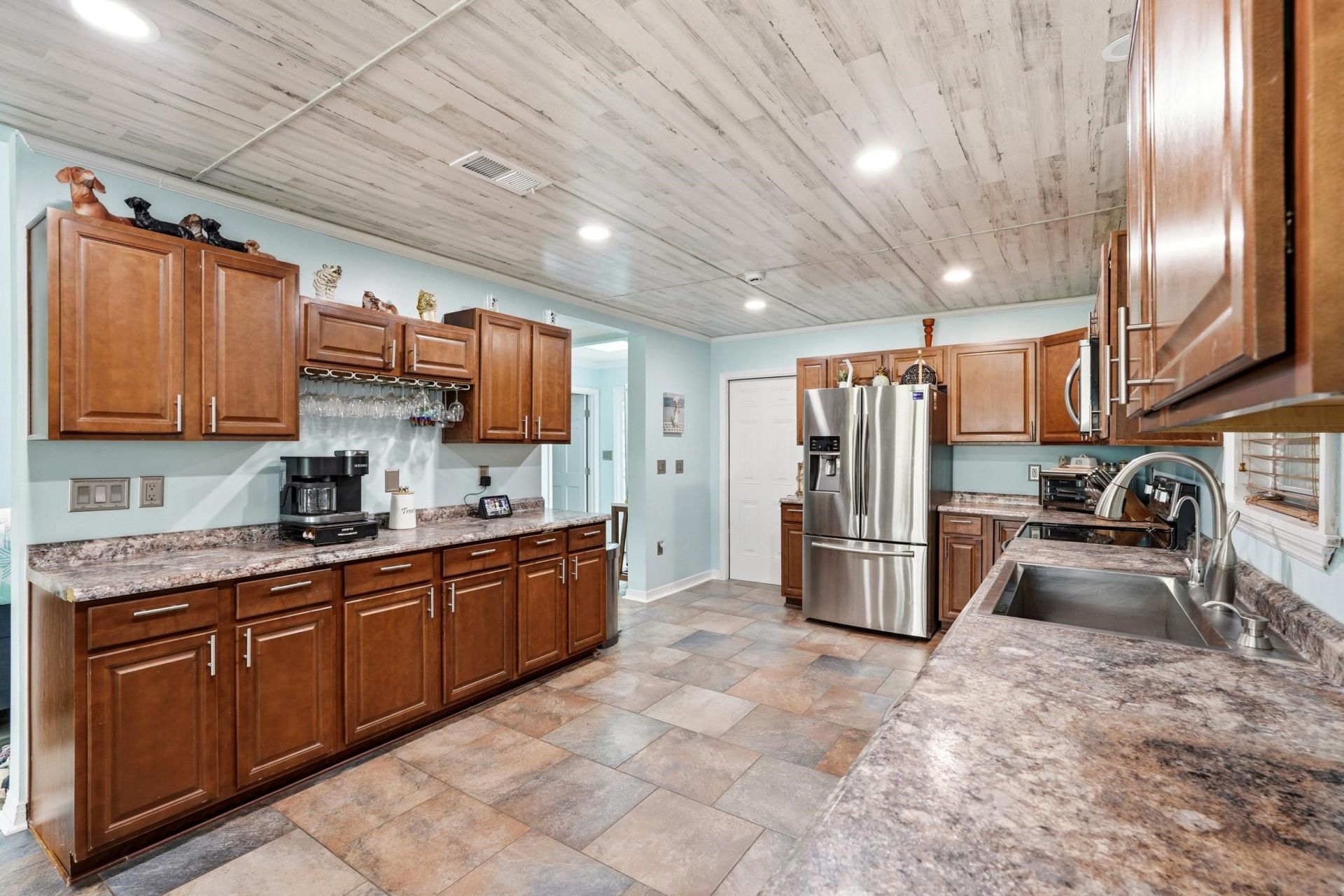 105 Saint Andrews Ct. Photo 12