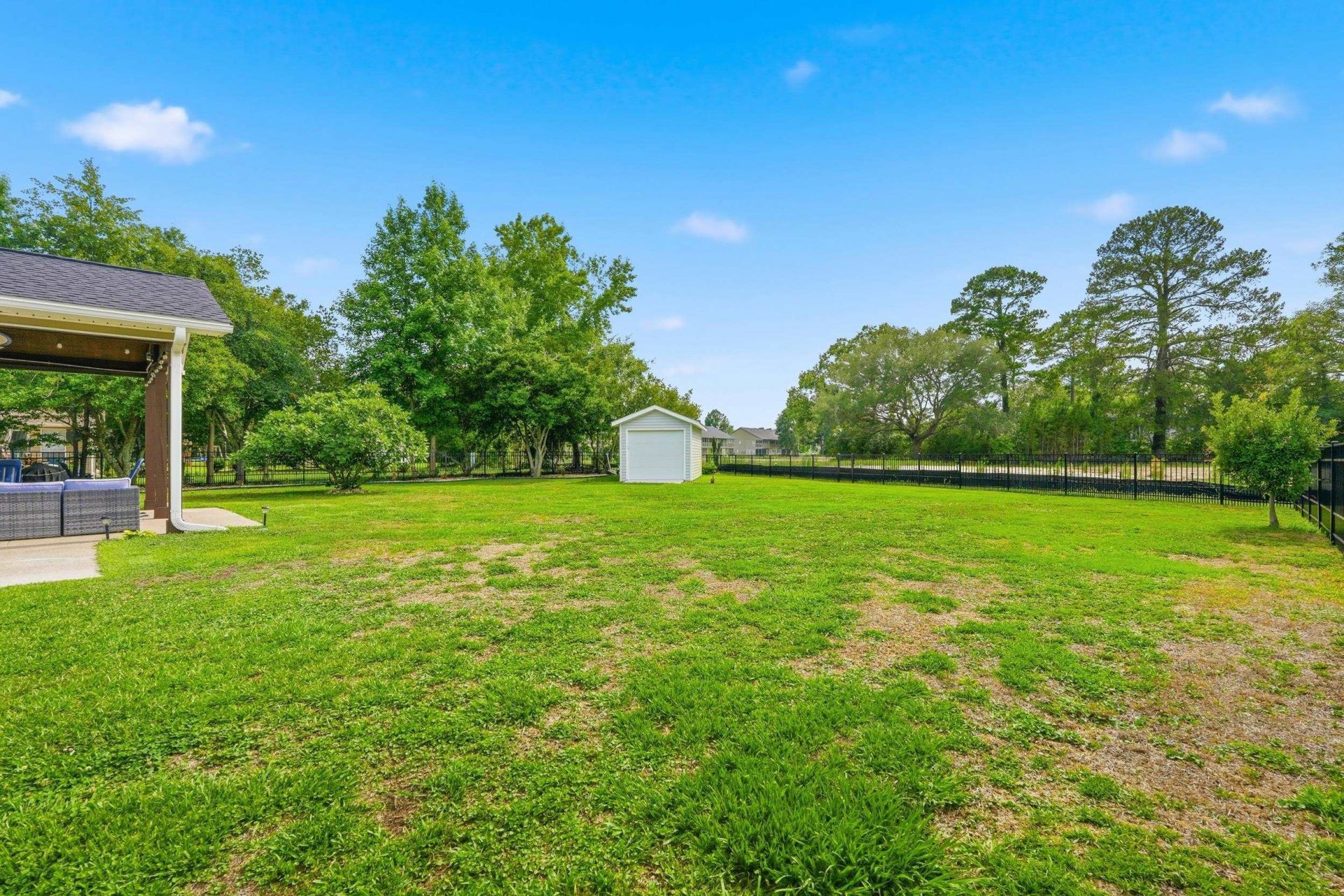 105 Saint Andrews Ct. Photo 32