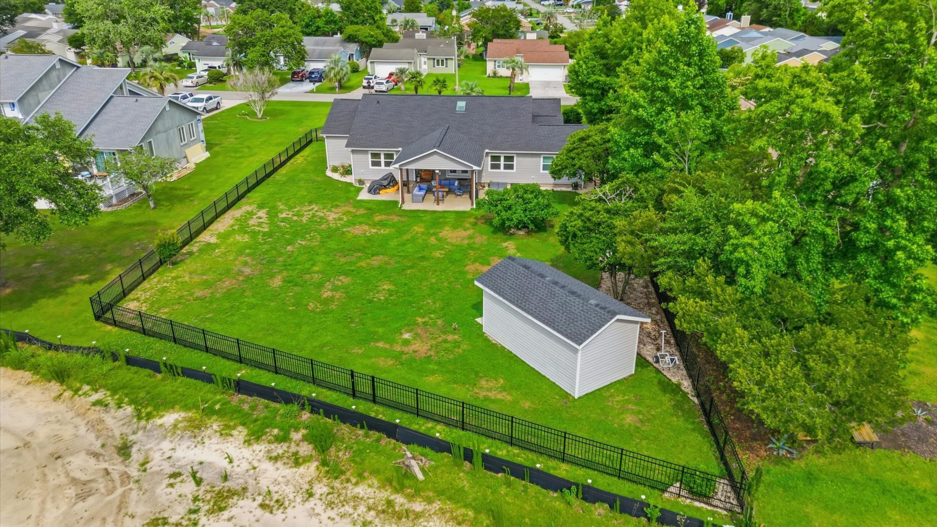 105 Saint Andrews Ct. Photo 37