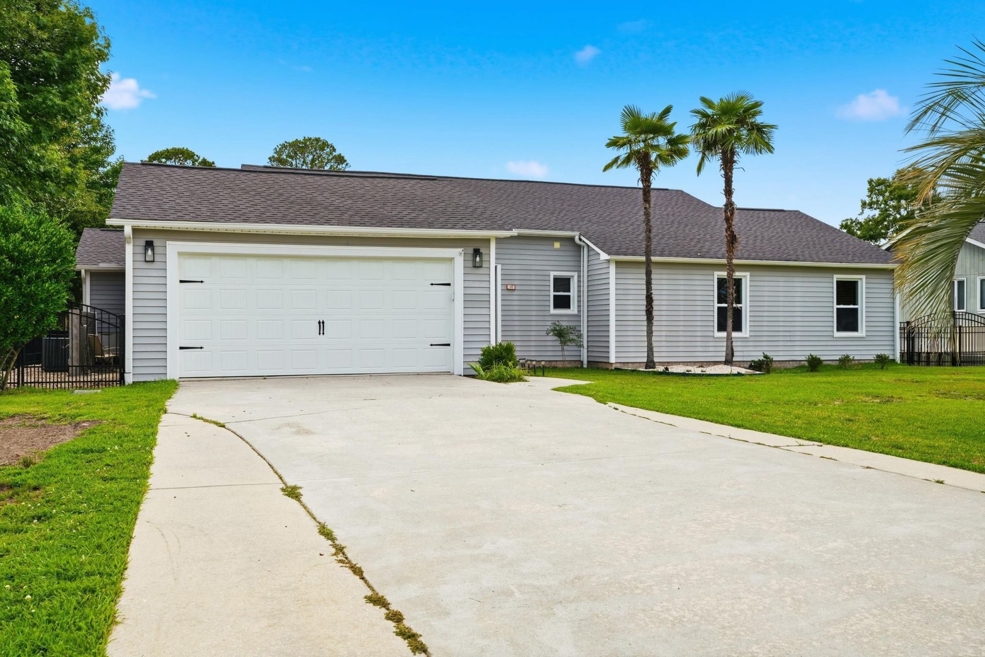 105 Saint Andrews Ct. Photo 39