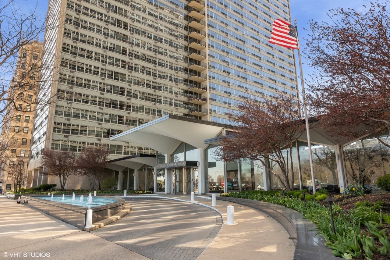 3550 N Lake Shore Drive, Unit 1312, Chicago, IL 60657 Main Photo