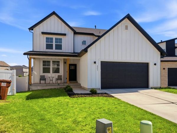 4261 E CENTER POINT ST N, Eagle Mountain, UT 84005