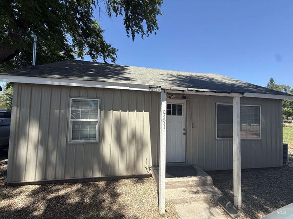 941 N 8th Ave, Payette, ID 83661