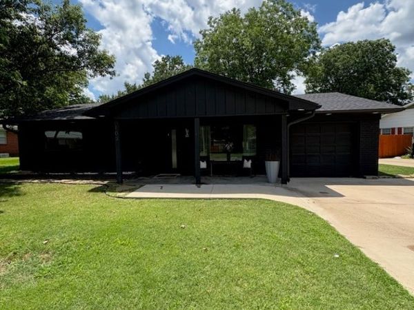 103 N Sunset, Madill, OK 73446