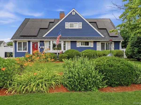 7 Disc Lane , Wantagh, NY 11793