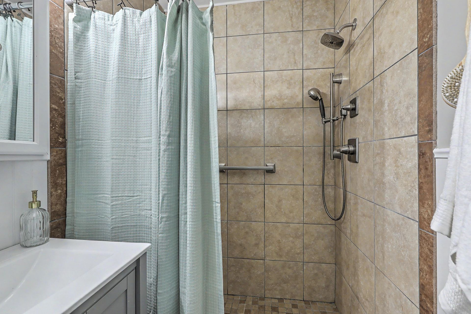 1320 Coleridge Street Photo 32