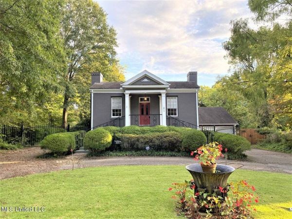 275 W Chulahoma Avenue, Holly Springs, MS 38635