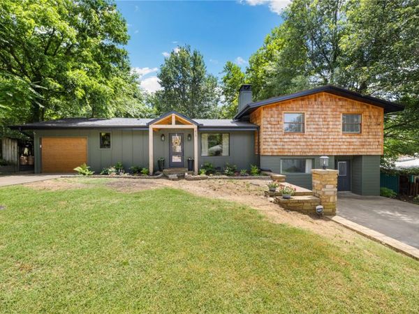 415 Holly Street , Fayetteville, AR 72703