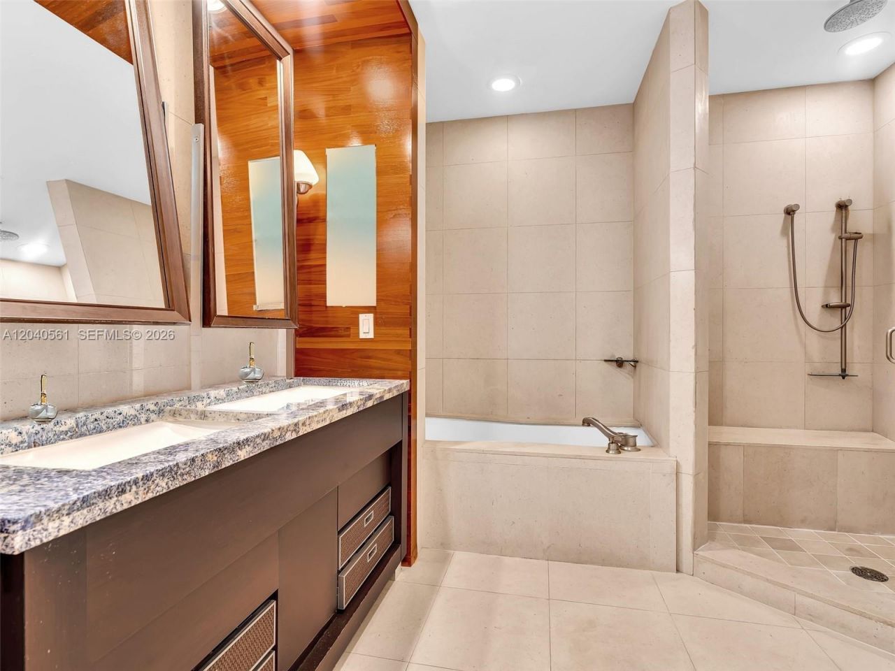 6799 Collins Ave, Unit 203, Miami Beach, FL 33141 Photo