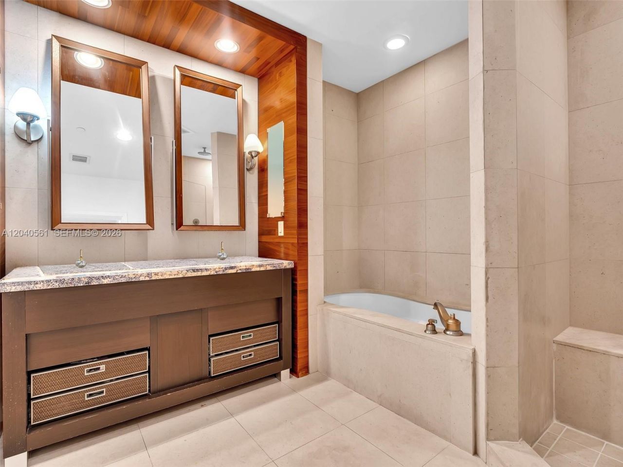 6799 Collins Ave, Unit 203, Miami Beach, FL 33141 Photo