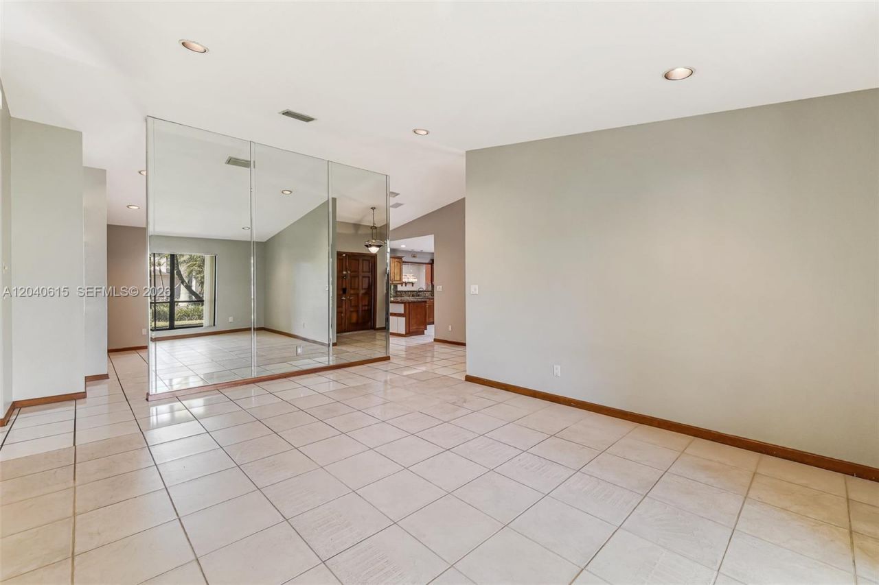 14941 SW 164th Ter , Miami, FL 33187 Photo