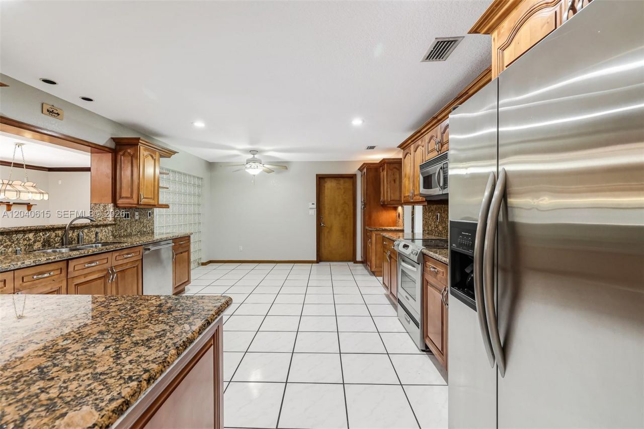 14941 SW 164th Ter , Miami, FL 33187 Photo