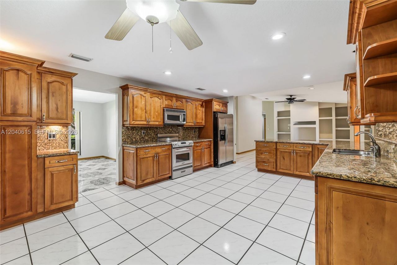 14941 SW 164th Ter , Miami, FL 33187 Photo