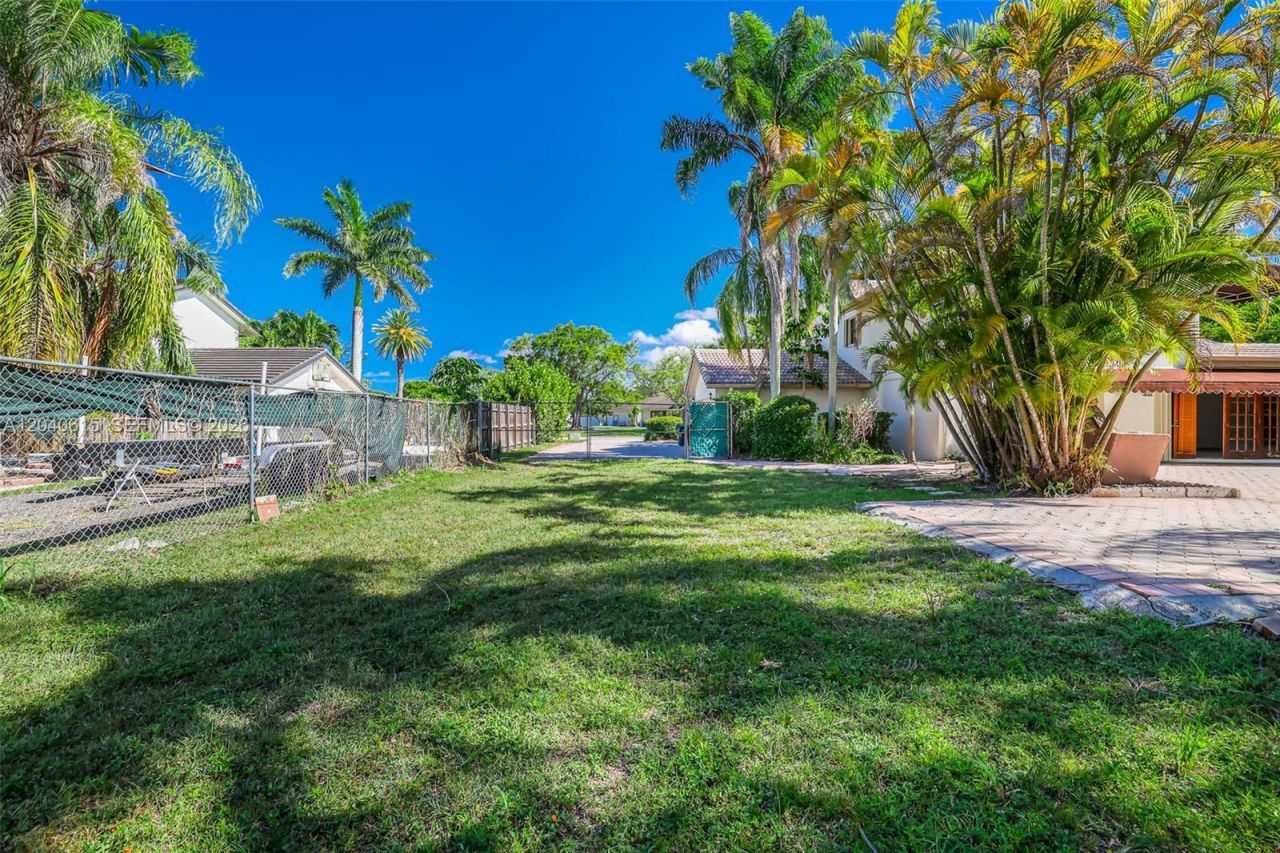 14941 SW 164th Ter , Miami, FL 33187 Photo