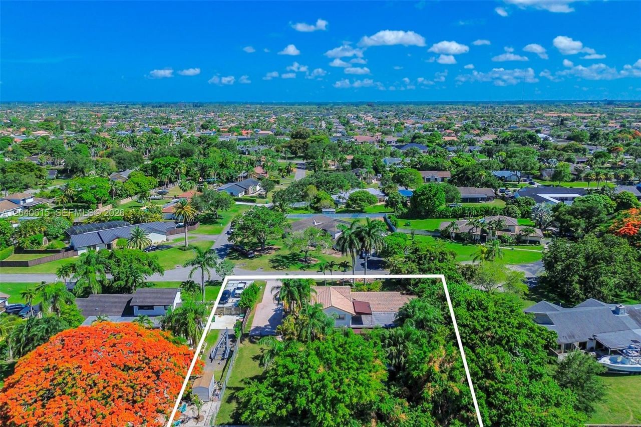 14941 SW 164th Ter , Miami, FL 33187 Photo