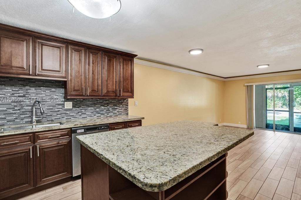 4114 NW 88th Ave, Unit 102, Coral Springs, FL 33065 Photo