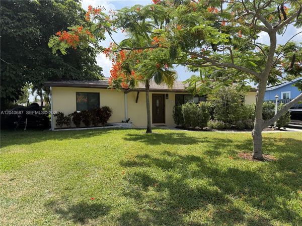 6839 Tradewind Way , Lake Worth, FL 33462