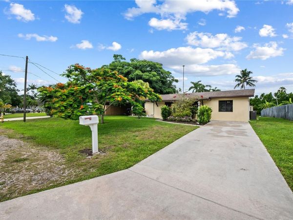 6839 Tradewind Way, Lake Worth, FL 33462