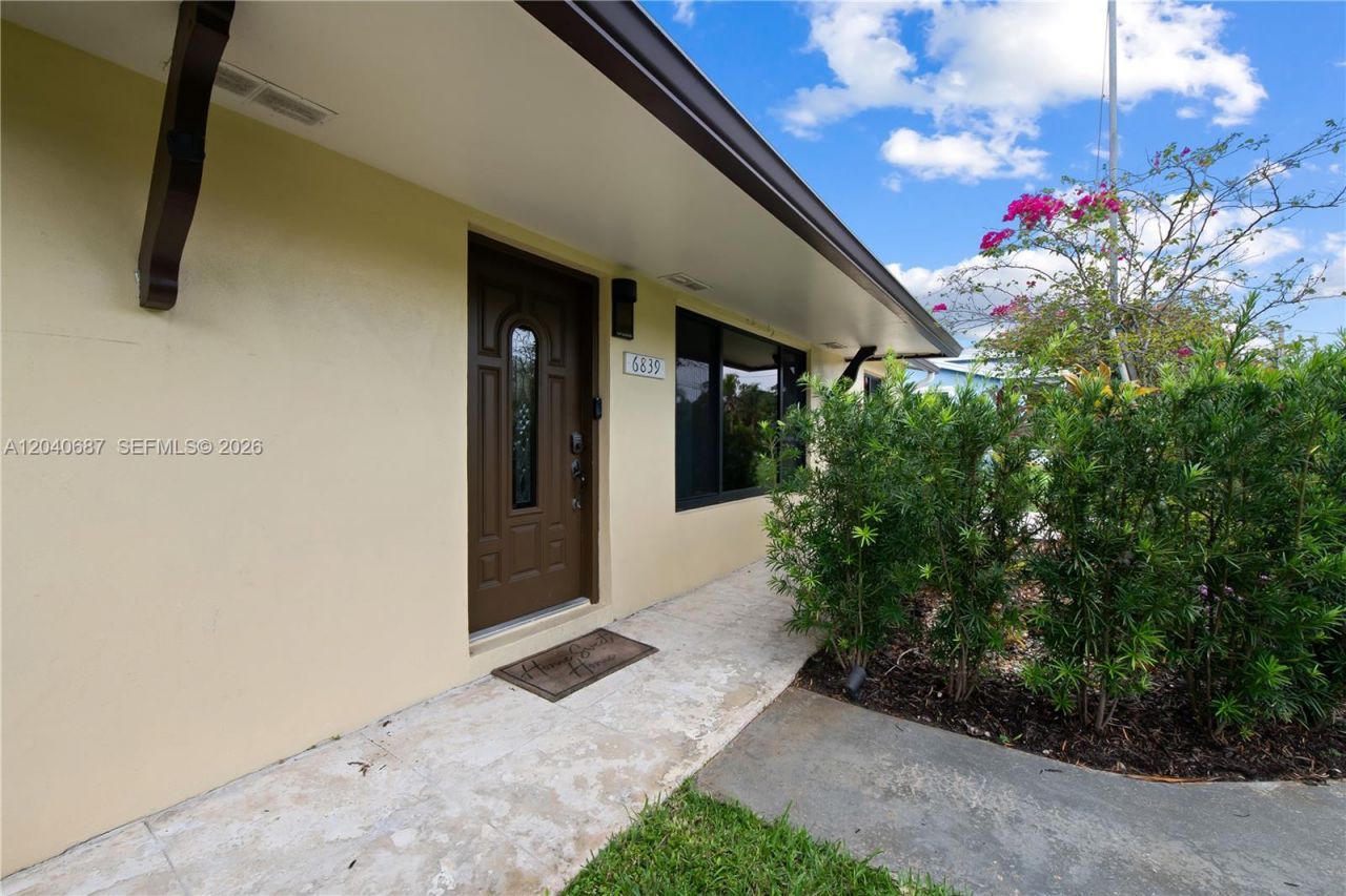 6839 Tradewind Way, Lake Worth, FL 33462 Photo