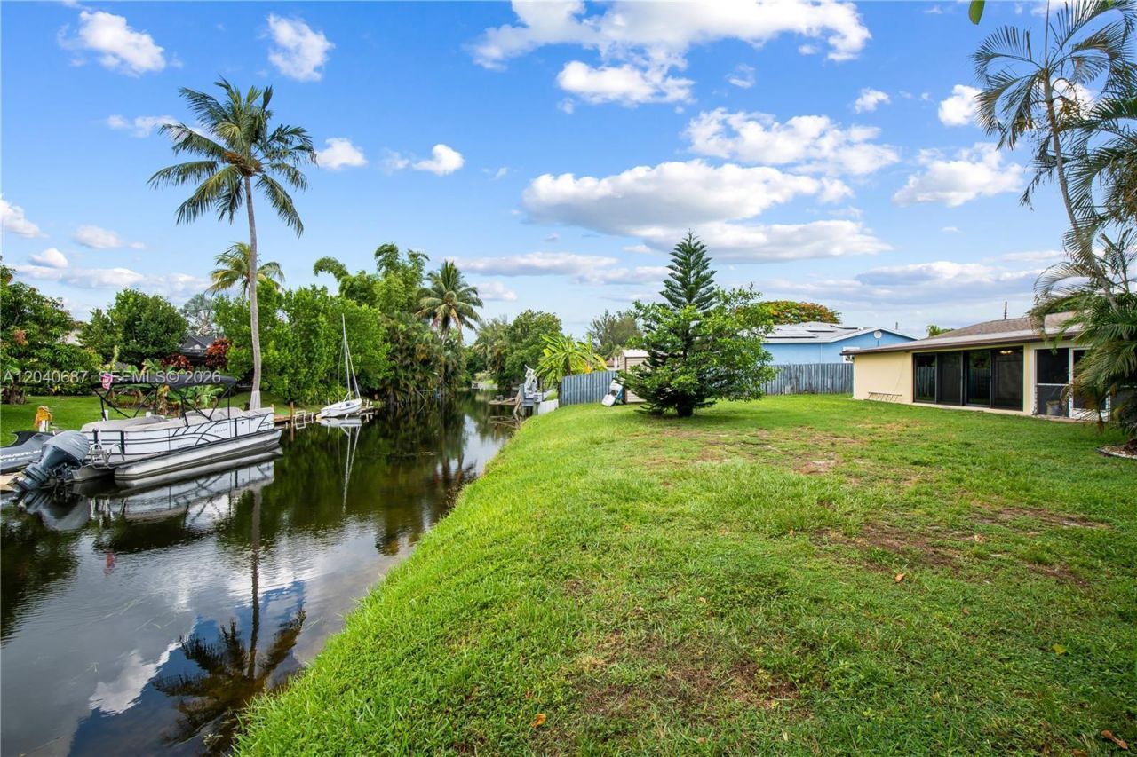 6839 Tradewind Way, Lake Worth, FL 33462 Photo