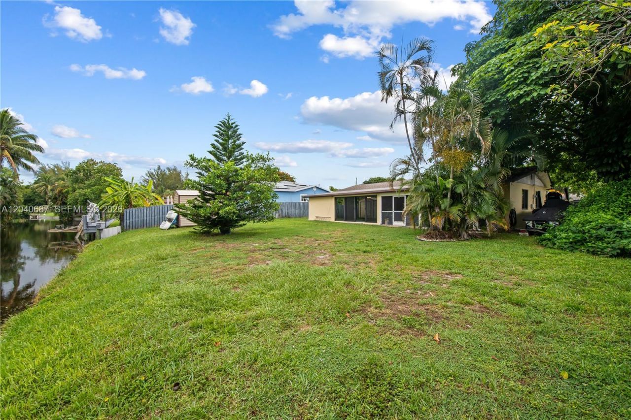 6839 Tradewind Way, Lake Worth, FL 33462 Photo