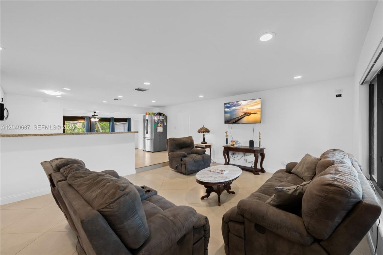 6839 Tradewind Way, Lake Worth, FL 33462 Photo
