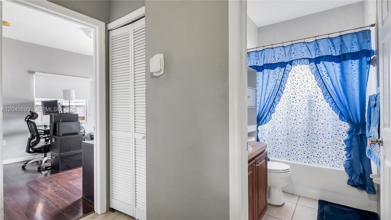 18815 NW 37th Ave, Miami Gardens, FL 33056 Photo