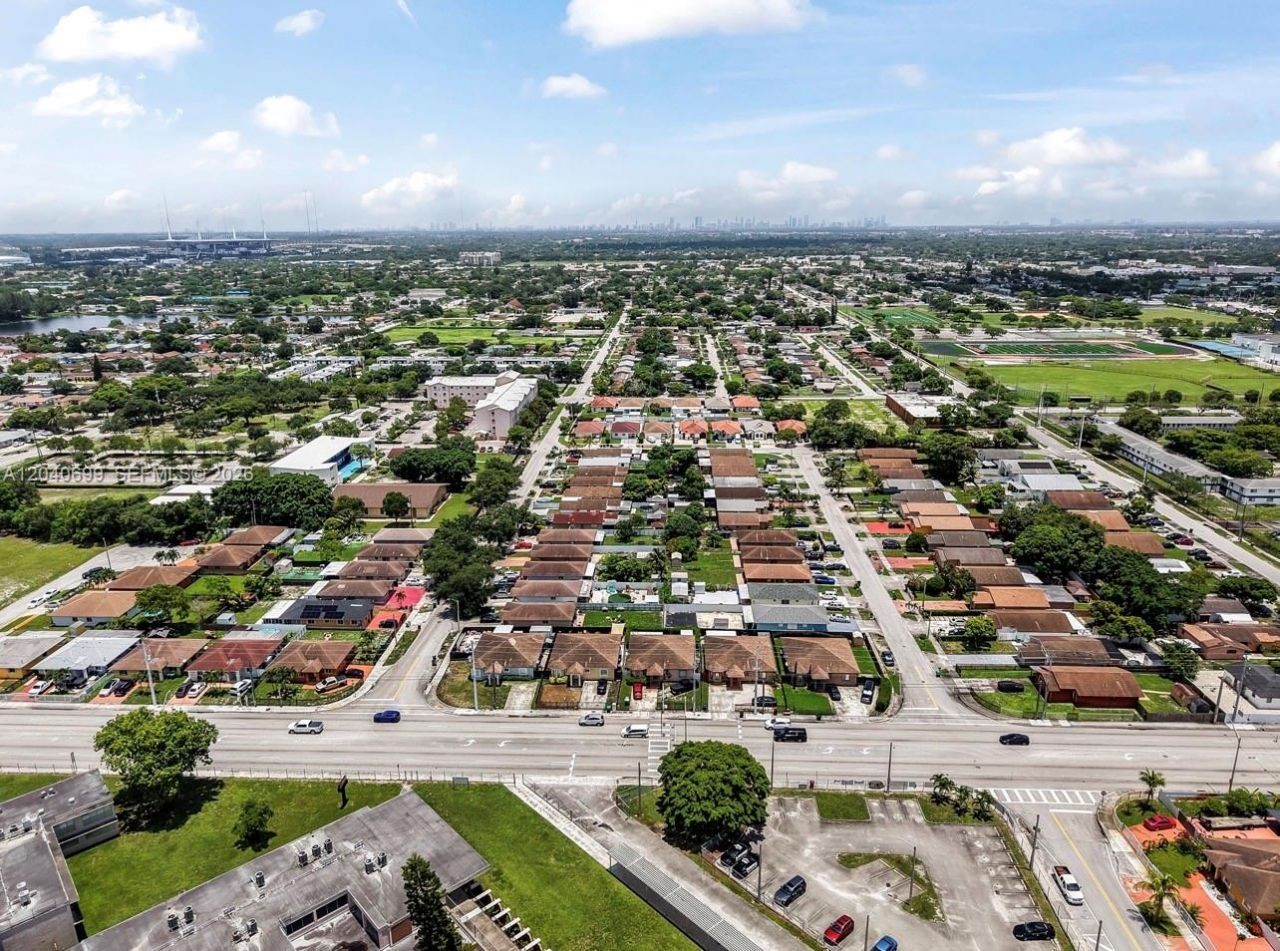 18815 NW 37th Ave, Miami Gardens, FL 33056 Photo