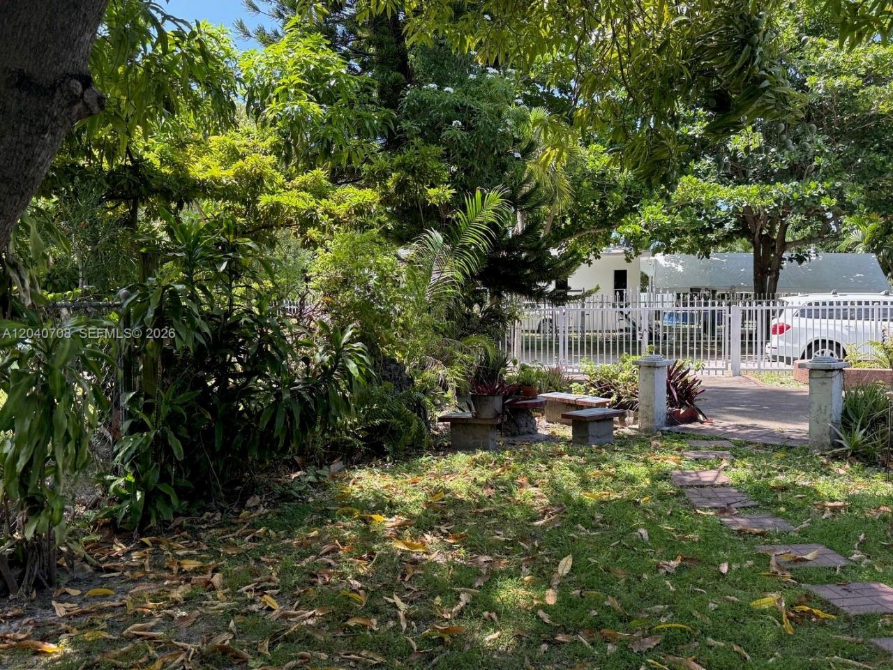 12600 Country Club Ln , Miami, FL 33167 Photo