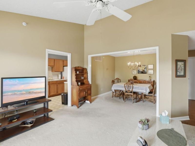 4341 Regency Ridge Court, Unit 304, Green Township, OH 45248 Photo 9